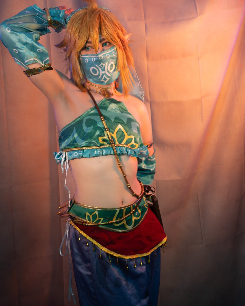 harukyucosplay's tweet photo. 2nd cosplay of the week is gerudo Link! Don’t forget to post your version with the hashtag #harukyucow till the 27th of July! Photo by serina.violetcosplay on instagram #cosplay #link #linkcosplay #gerudolink #gerudolinkcosplay #gerudo #zelda #botw #linkbotw #linkbotwcosplay https://t.co/8IuLjGDUab