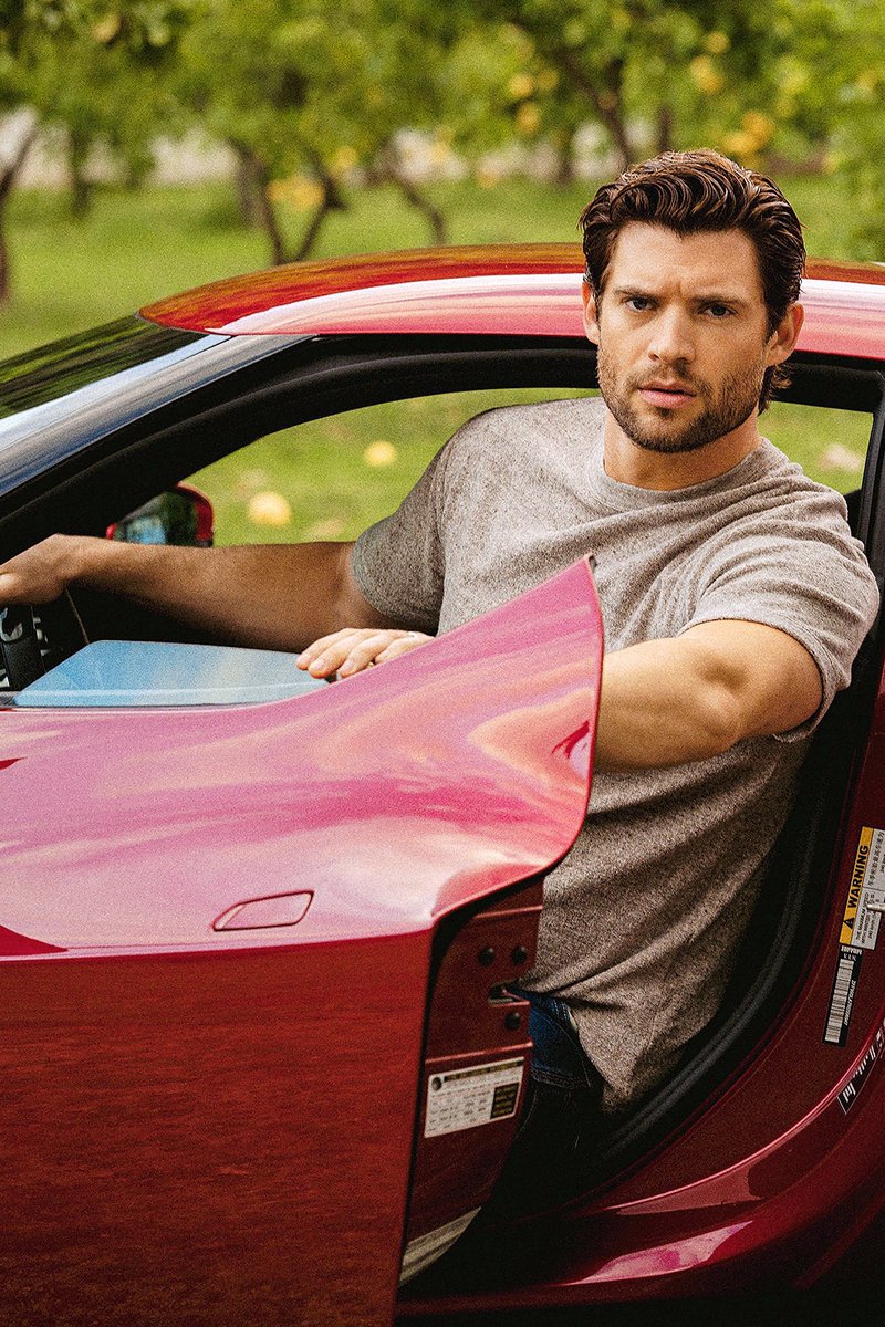 ClarkKalElKent's tweet image. Get in loser. We’re doing punk rock stuff.