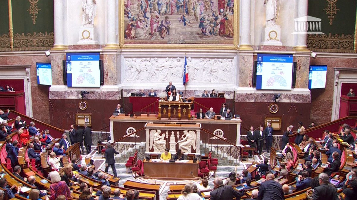 Cdanslair's tweet image. ⬛️Loi #Duplomb : un rejet massif… et une rentrée agitée ?
C'est le sujet du jour de #cdanslair : bit.ly/EmissionCdansl… @AxeldeTarle vous donne rendez-vous à 17.40 avec @Gemenne, @Ra_GarVal, @llavocat et Jérôme Fourquet.
Posez-nous vos questions !
