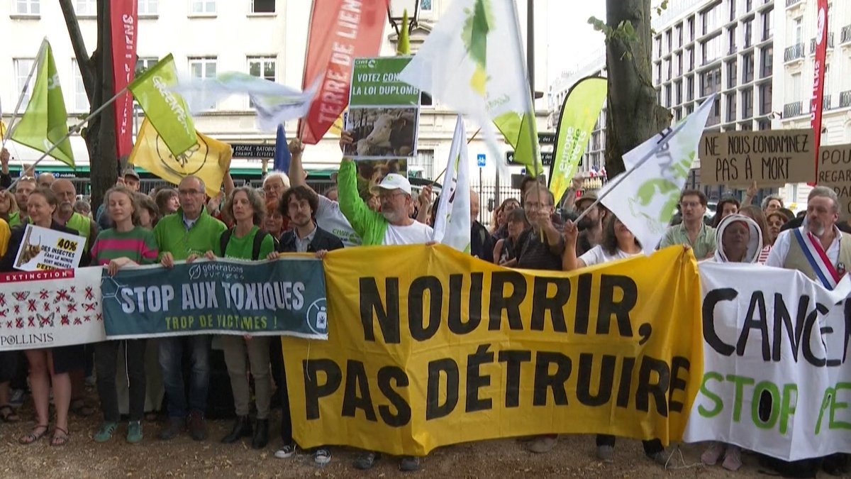 Cdanslair's tweet image. ⬛️Loi #Duplomb : un rejet massif… et une rentrée agitée ?
C'est le sujet du jour de #cdanslair : bit.ly/EmissionCdansl… @AxeldeTarle vous donne rendez-vous à 17.40 avec @Gemenne, @Ra_GarVal, @llavocat et Jérôme Fourquet.
Posez-nous vos questions !