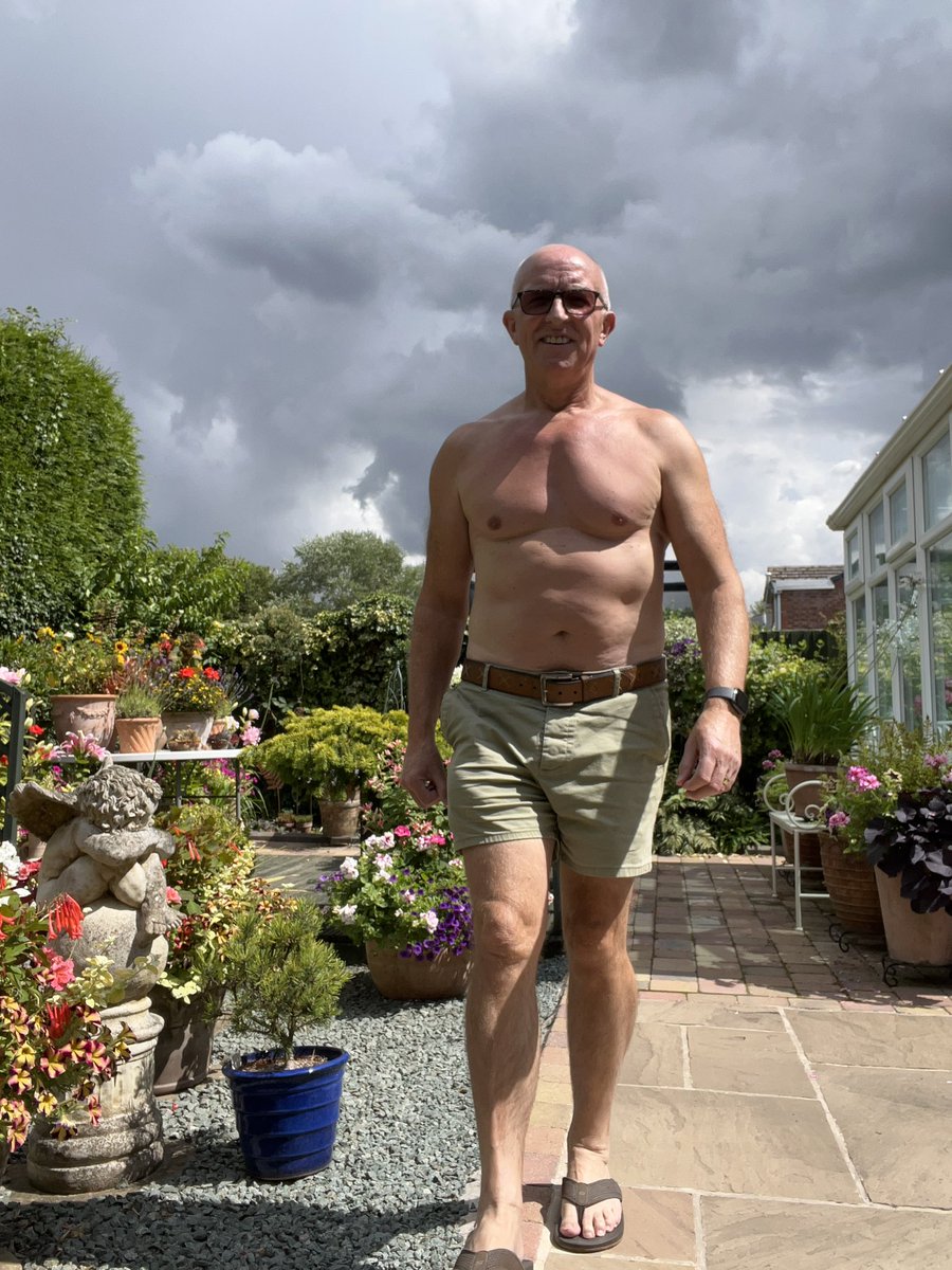 Milhart66Ken's tweet image. Back from lunch and out on a garden inspection before (hopefully) chilling on the patio in the shade but there are thunderous rumbles in the distance so we might not be out long. #gardening #gardeninglife