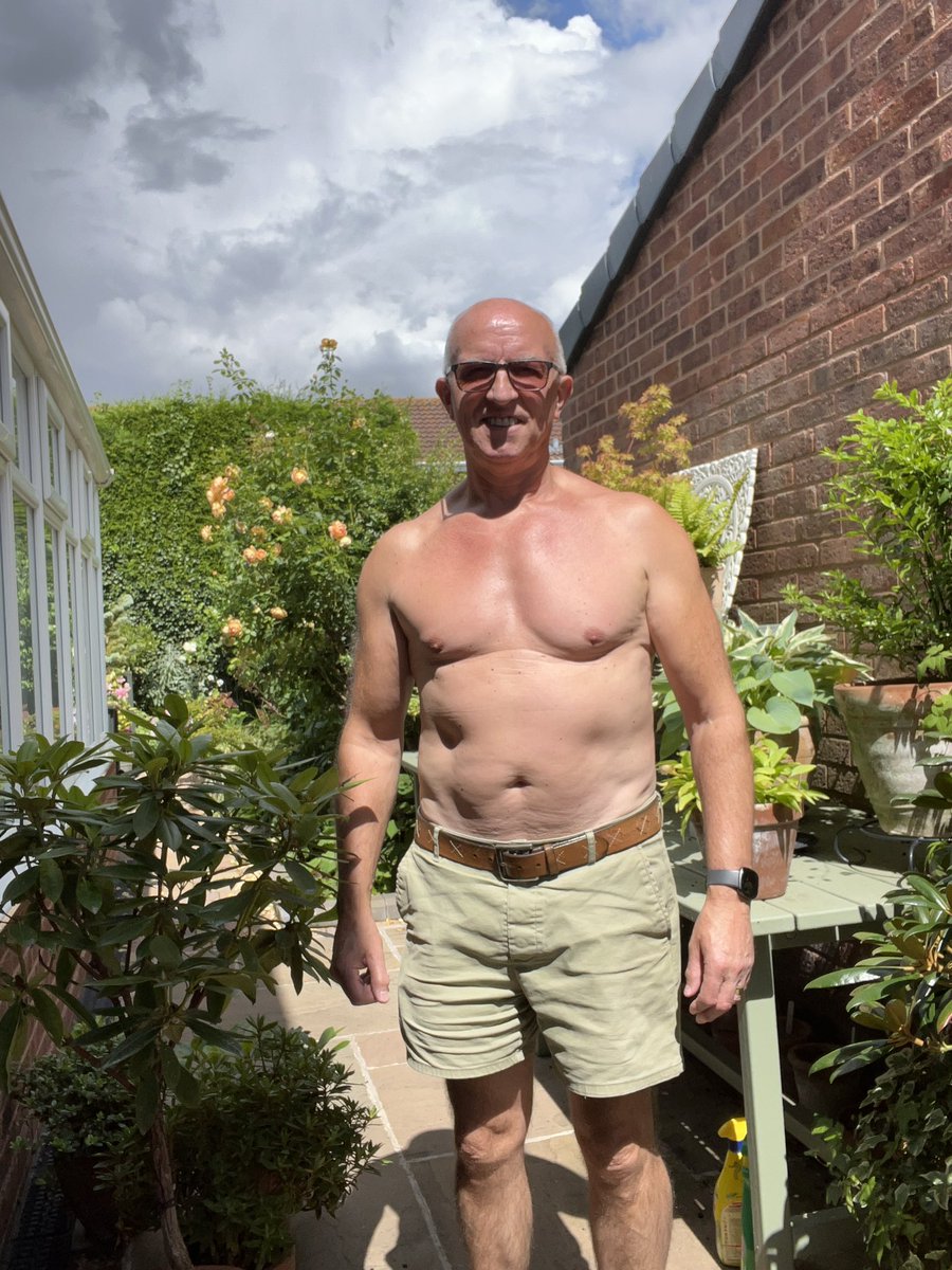 Milhart66Ken's tweet image. Back from lunch and out on a garden inspection before (hopefully) chilling on the patio in the shade but there are thunderous rumbles in the distance so we might not be out long. #gardening #gardeninglife