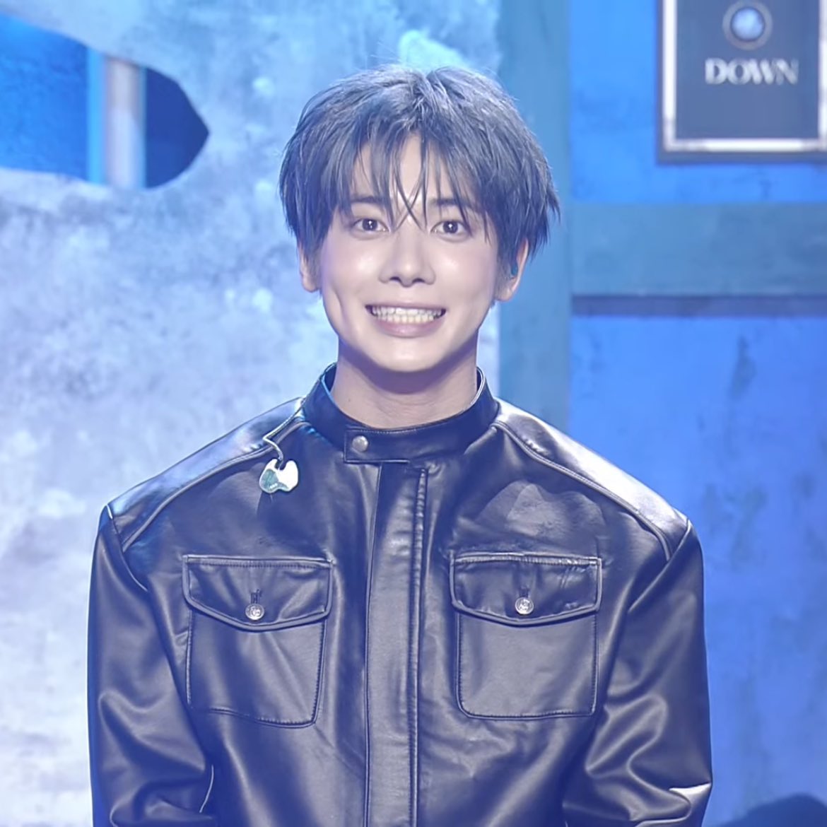koosjunie's tweet photo. u are the youngest person ever https://t.co/92ll9rfBrA