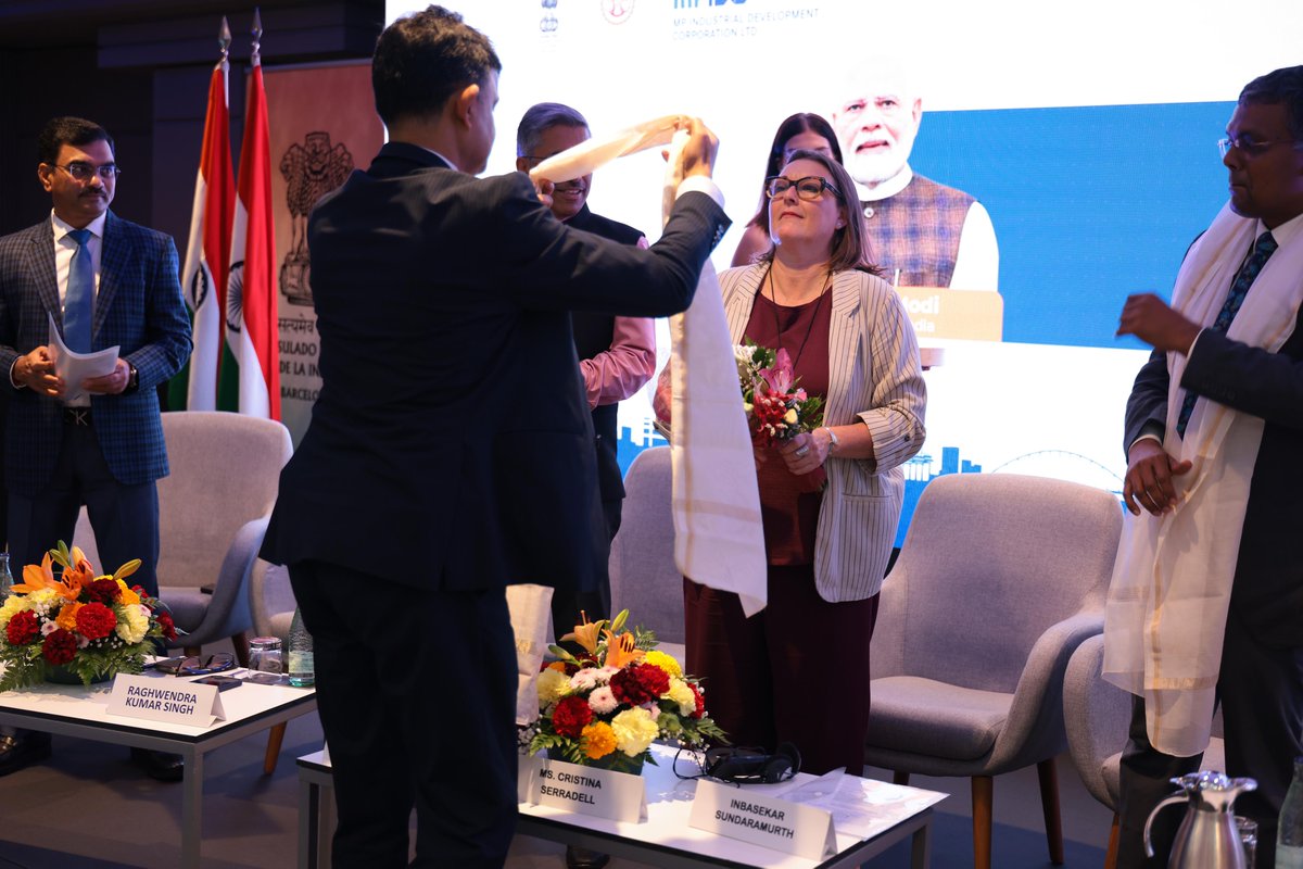 Highlights from the “Invest in Madhya Pradesh” event in Barcelona 🇮🇳🤝🇪🇸
Hon’ble CM Dr. Mohan Yadav addressed 100+ entrepreneurs &amp; CEOs alongside H.E. Jaume Duch Guillot, Minister of Foreign Action &amp; EU, Catalonia; Kilian Garcia, Director of International Relations, Foment del