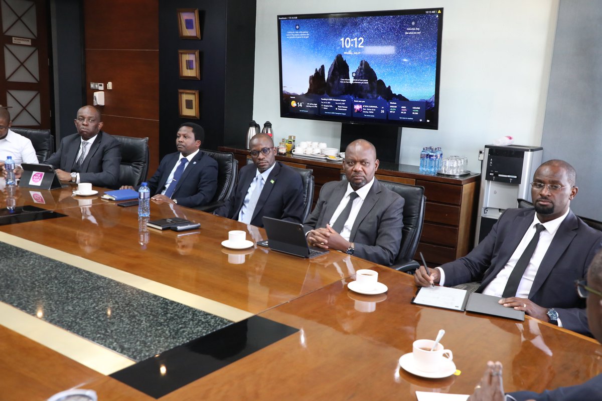 NationMediaGrp's tweet image. Earlier today, our Group MD and CEO, Geoffrey Odundo, hosted a delegation from the Fund Managers Association, led by Chairman Nicholas Ithondeka and CEO Fred Mburu. The meeting focused on exploring strategic collaboration opportunities to advance responsible and sustainable asset…