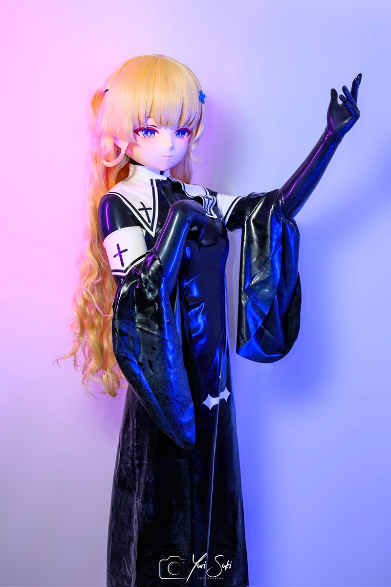 猪头的胶修女服 part2
📸：<a href="/YuriSuki2233/">Yurii</a>
猪头：我
#kigurumi #鸣潮 #WutheringWaves   
#菲比
