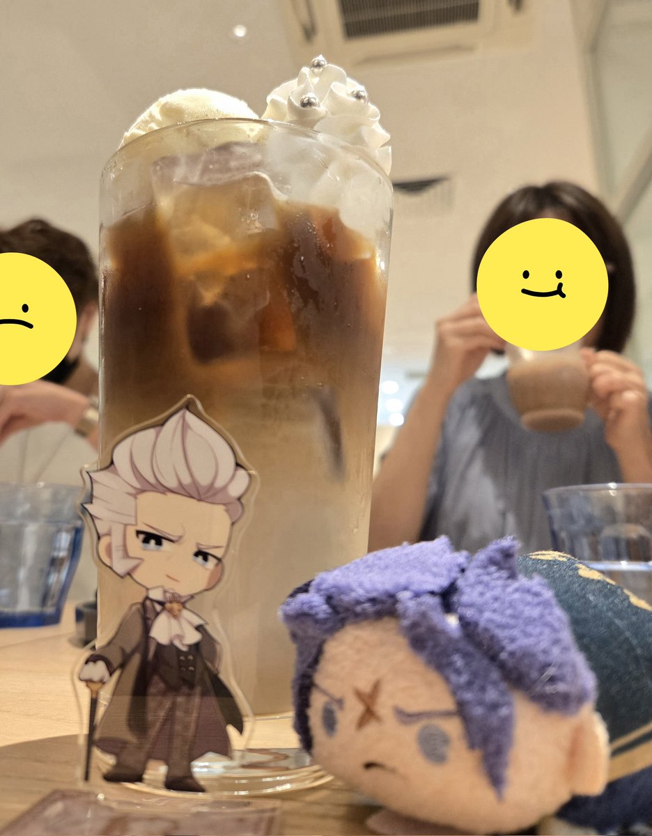 ジキル氏ジャムさん鉄さんとカプカフェ&amp;デパコス会してきた！お願いしてアクスタ選んでもらったら閣下出してくれたありがとー！！🕊️✨️
９時間ぐらい喋り倒したのに全然時間足りひん嘘やろ…？？？