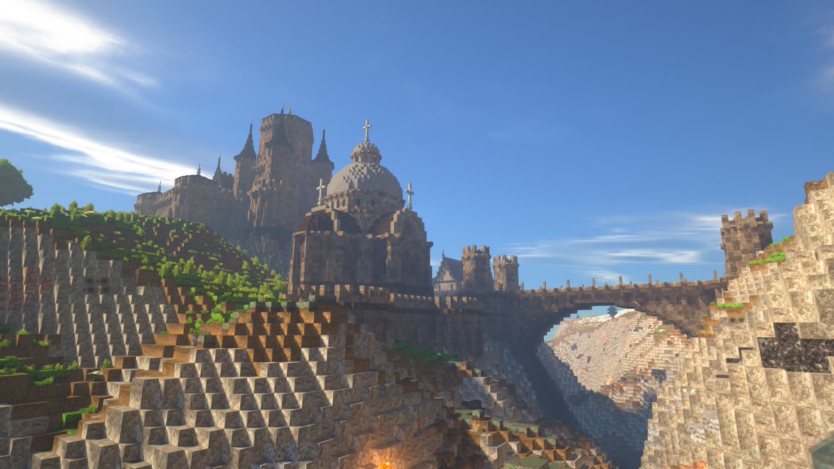 justinia_mc's tweet image. 今日は休日、たっぷりマイクラ
大橋をかけ、橋のたもとに町の聖堂を建てました
橋は谷間の深いところに橋脚を立てずに大アーチにしました
聖堂は中くらいの大きさで、城に合わせてドッシリした感じに
この町はあまり派手な色を使わずに作ろうかな
#Minecraft
#MiniaTuria
