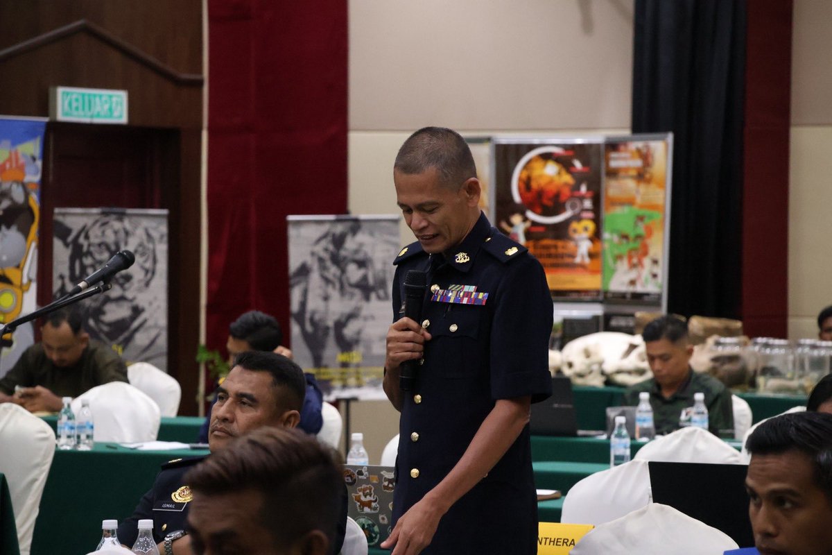 PERHILITAN's tweet image. 🐅 PROGRAM KESEDARAN AWAM PENGUATKUASA TERENGGANU: BERSATU SELAMATKAN HARIMAU MALAYA! 🛡️🌿
Pada 8–9 Julai 2025, Jabatan PERHILITAN Terengganu telah menganjurkan Program Kesedaran Awam Pegawai Penguatkuasa sempena Kempen Selamatkan Harimau Malaya.