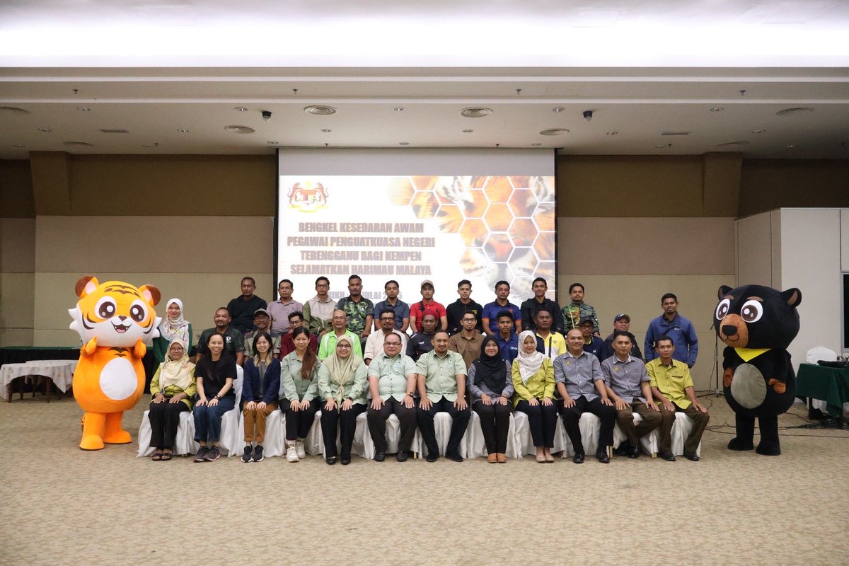 PERHILITAN's tweet image. 🐅 PROGRAM KESEDARAN AWAM PENGUATKUASA TERENGGANU: BERSATU SELAMATKAN HARIMAU MALAYA! 🛡️🌿
Pada 8–9 Julai 2025, Jabatan PERHILITAN Terengganu telah menganjurkan Program Kesedaran Awam Pegawai Penguatkuasa sempena Kempen Selamatkan Harimau Malaya.