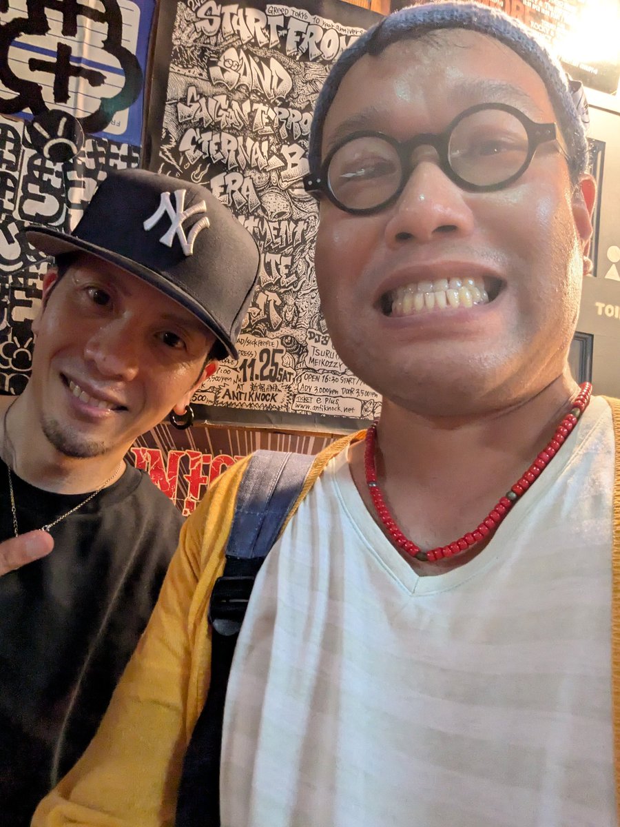 SUMISONIC行ってきたーお目当ては13 strange traps！

Vo.のアノン君とは2006年2月池袋ロサのSUMISONICで前身バンドを初めて見てから来年で20年の付き合いwwwwwwww

音楽辞め宮城移住して夫さんになりパパになり数年前に突然の新バンド結成で活動再開…いやぁ歳とっても夢は追いかけるモンですなぁ〜笑