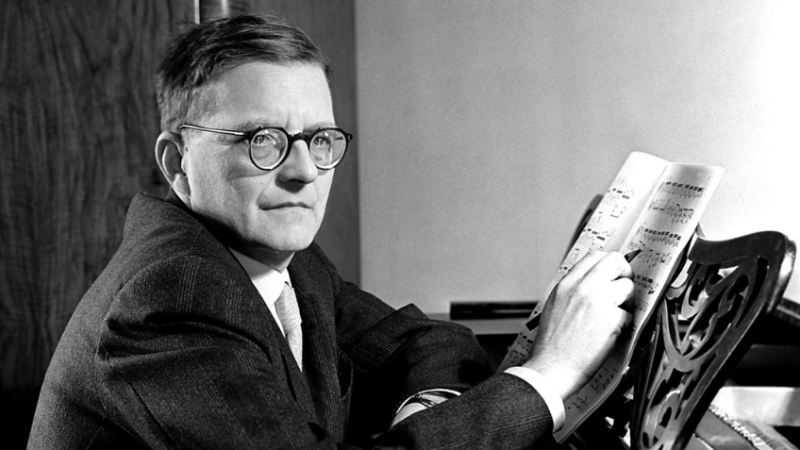 SemyonBychkov1's tweet image. A new documentary about the life and works of the composer Shostakovich, which Semyon Bychkov features in, will be available online on @ARTEen from August 9, the date which marks the 50th anniversary of his death.
Details here: unfilmalapatte.fr/films.asp?id=2…