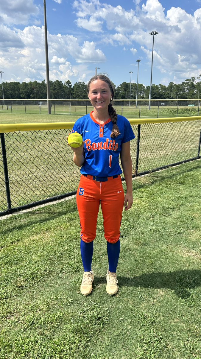 Congrats to our leaders from Panama! Aubrey and Ainsley HRs, Aubri with a few 1 hitters.