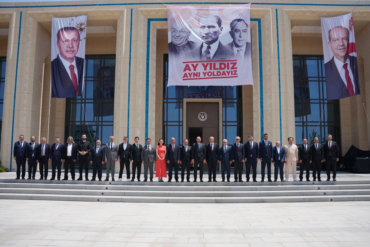 Burhan Özdemir (@burhanozdemirtr) on Twitter photo Kuzey Kıbrıs Türk Cumhuriyeti’ndeki temaslarımızın en kıymetli duraklarından biri olarak, KKTC Cumhurbaşkanı Sayın Ersin Tatar’ı (<a href="/ErsinrTatar/">Ersin Tatar</a>) ziyaret ettik.
Görüşmemizde; iki devletli çözüm vizyonu, KKTC’nin ekonomik kalkınma potansiyeli ve Türkiye-KKTC iş dünyasının ortak Kuzey Kıbrıs Türk Cumhuriyeti’ndeki temaslarımızın en kıymetli duraklarından biri olarak, KKTC Cumhurbaşkanı Sayın Ersin Tatar’ı (<a href="/ErsinrTatar/">Ersin Tatar</a>) ziyaret ettik.
Görüşmemizde; iki devletli çözüm vizyonu, KKTC’nin ekonomik kalkınma potansiyeli ve Türkiye-KKTC iş dünyasının ortak