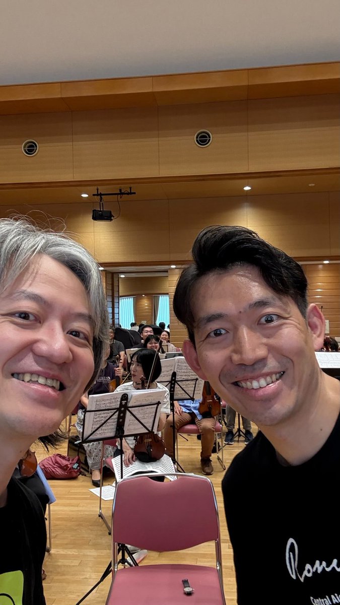 KosukeTsunoda's tweet image. 10年ぶりにブルーメン・フィルへ。腕利きの皆さんと私の大好物が並んだプログラムを演奏できる事、とても嬉しく思います。今日も音楽の素晴らしさにゾクゾクしました。さて、練習会場では指揮者の金山隆夫さん、木村康人さん、鈴木優人さんにもお会いできました。世界広しと言えども、こんなに何団体も…