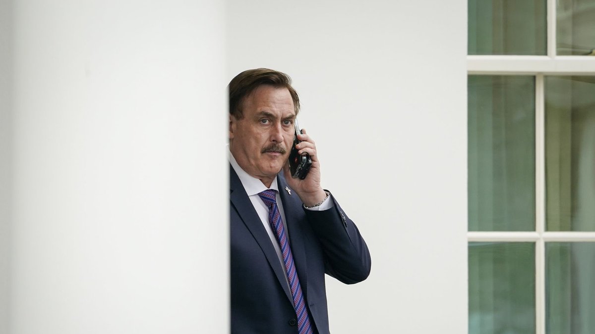 NortonMpls's tweet image. BREAKING:
Mayor Frey’s campaign has brought in My Pillow CEO Mike Lindell to get to the bottom of what they’re calling a rigged vote at the Minneapolis DFL Convention