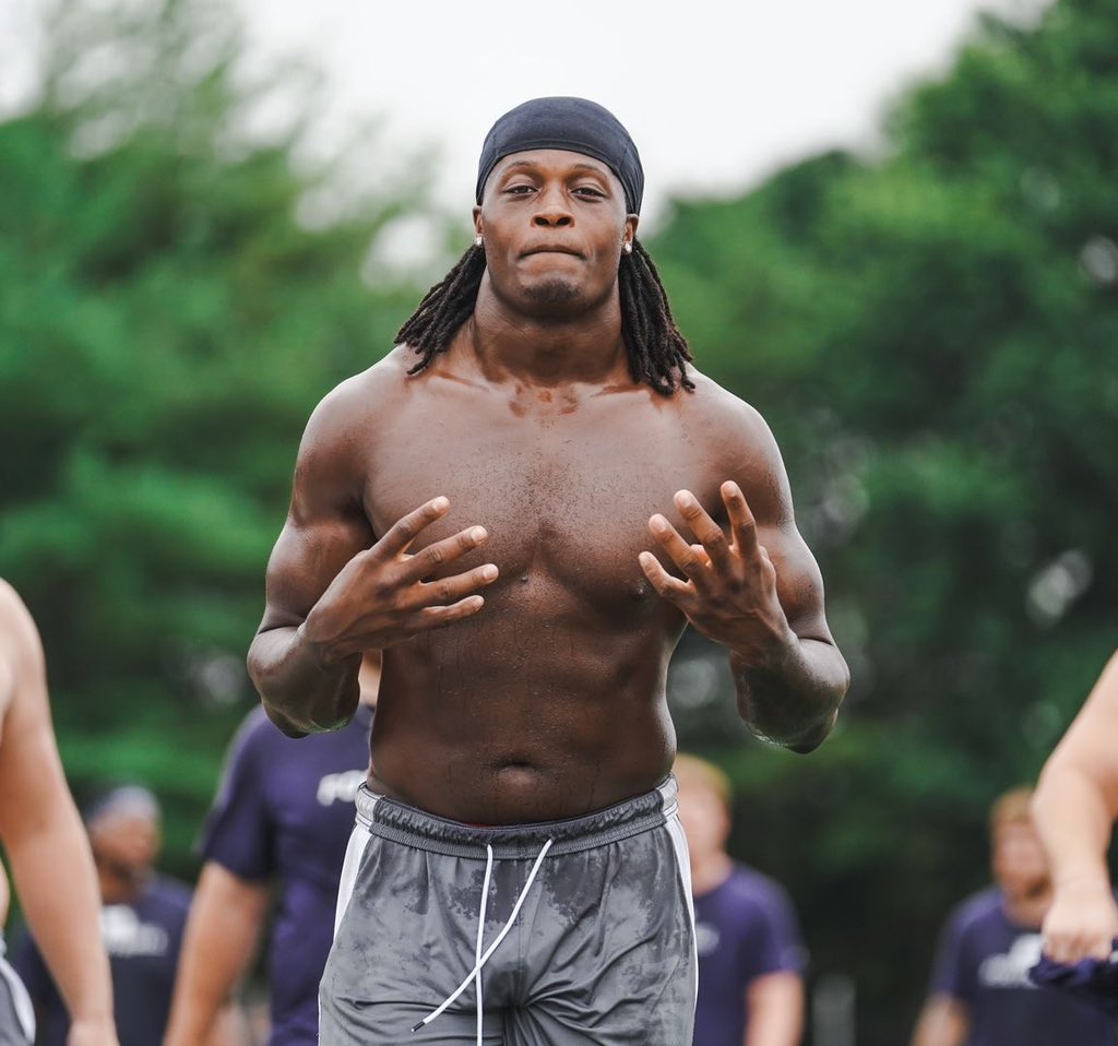CoachCole94's tweet image. The Most important and Demanding Position on the Field! 
Them Big Dogs UpFront on Defense! 
Excited to see the Boys Ball out as one this year! ⏳⌛️…. #FlyHawksFlyⓂ️🦅
#DlineTheOnlyLine #Blessed #FTD #MEB #DogAction