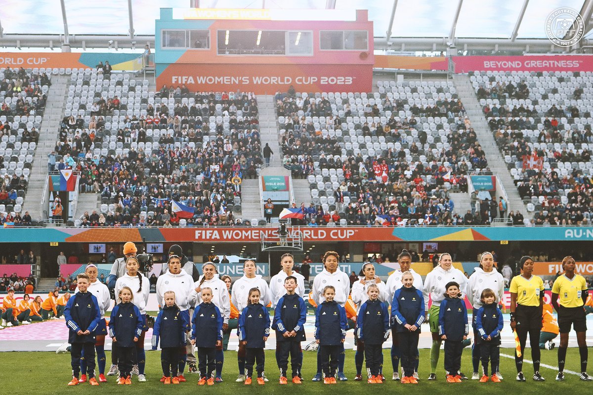 PilipinasWNFT's tweet image. Two years to the day the colors of the Philippine flag made its debut at the 2023 FIFA Women's World Cup, the ๐๐ถ๐ฑ๐ข๐ฏ๐จ ๐๐ช๐ฏ๐ช๐ณ๐ข๐ฏ๐จ was sung and โ๐๐๐๐๐๐๐๐๐, ๐๐๐๐๐โ was heard on football's grandest stage for the first time ever ๐ต๐ญ
