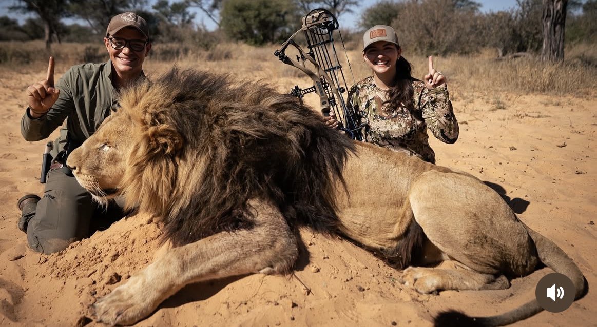 XposeTrophyHunt's tweet image. 18 Year old Brielle Ochnich (team Hoyt) is on an 'epic quest to kill Africa's Dangerous 7' according to PH Danie Geel. Grinning psychos both of them.🤬
#BanTrophyHunting RT
@SARA2001NOOR @Angelux1111 @Gail7175 @Lin11W @Protect_Wldlife @PhaedraXTeddy