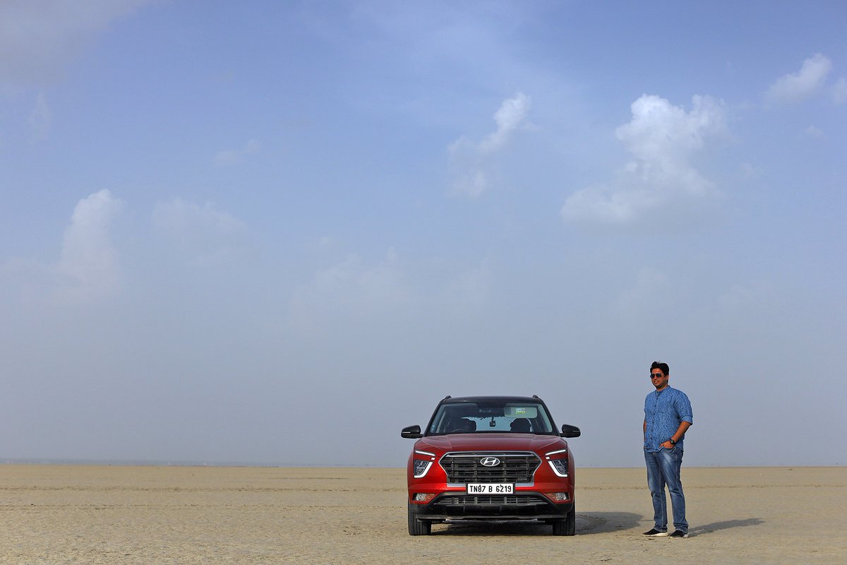 BunnyPunia's tweet image. Different generations of me and the Hyundai Creta. Can't believe it's been 10 years of this blockbuster!
Went back in time and dug out these 4 images!
Image #1 : The first gen model, shot taken 10 years back during a little ad film we made during the Cardekho days. Link here…