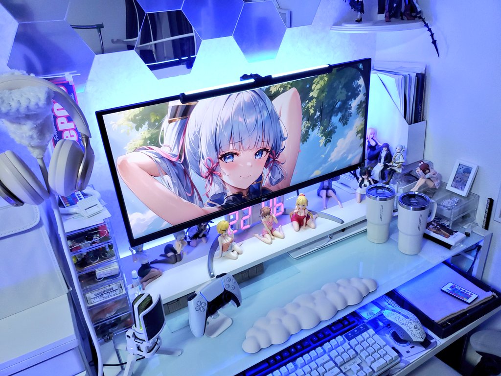 SSugoiyan's tweet image. 今日は何とクーラー代わりに綾華ちゃん
( *´艸`)
涼しそうな部屋に見えますが
この時間でも気温高いΣ(´∀`;)
#desksetup