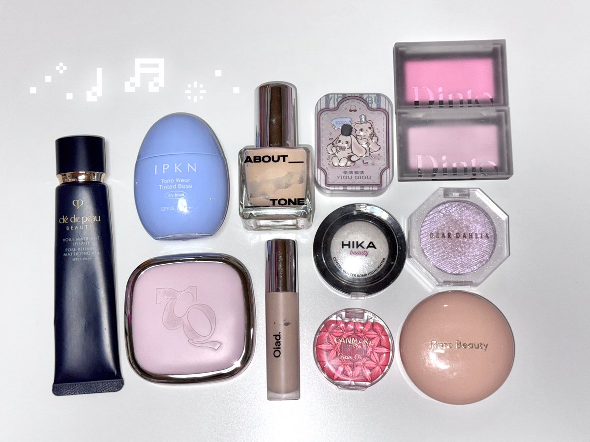 クローバープラチナムコスメまとめ売り✿.*・✿.*・ ⋆˖ 𝐶𝑜𝑜𝑟𝑑𝑖𝑛𝑎𝑡𝑒 ˖⋆ . . 推し活コーデ