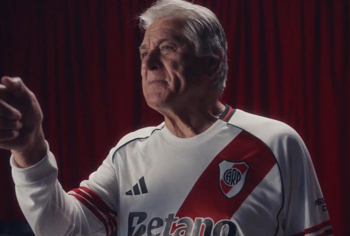 RamiroAlvarez's tweet image. 🎂 ¡Feliz cumple, Pato!
🤍❤️🤍 Ícono de nuestro arco, hoy @ubaldofillol celebra los 75 años de edad
🏆 7 títulos en @RiverPlate
4️⃣0️⃣5️⃣ partidos oficiales