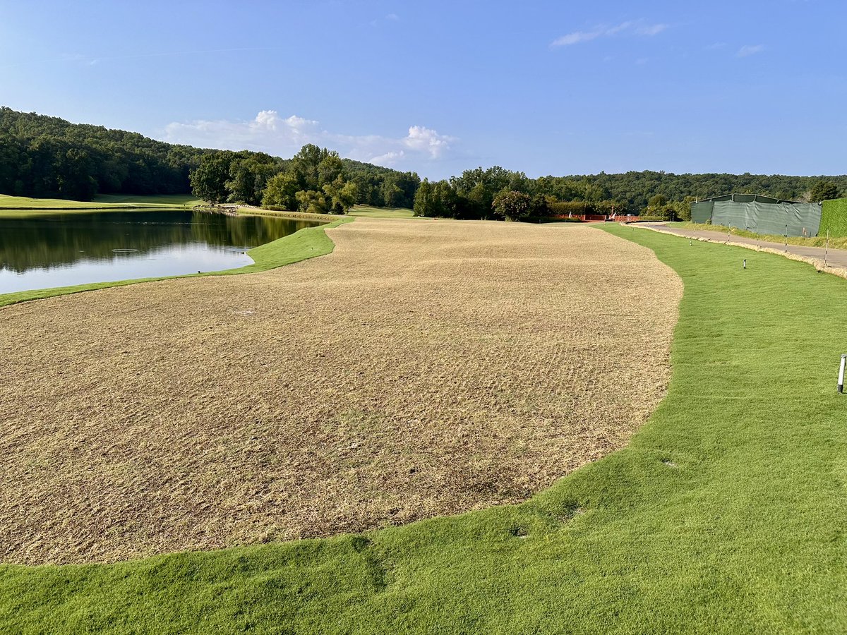 bergingolf's tweet image. Ready to mow “the merger” at Barnsley Resort! The contours are beginning to come to life.