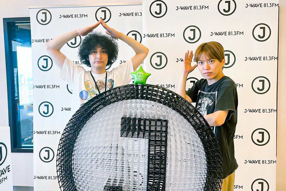 04LS_nagoya's tweet image. 【今夜はキンプレ!】
■7/21(月) 25:00~26:00
J-WAVE『THE KINGS PLACE』
今夜は みのミュージックが
ゲスト出演しマス📻💥
お楽しみに〜っ♪
j-wave.co.jp/original/kings…
#kp813 #jwave