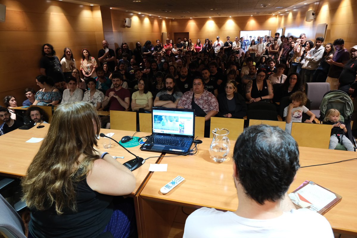 No quedó ni una traza de ADN de la saga sin analizar durante la charla en la que Ana de Haro diseccionó el universo de Parque Jurásico en el #celsius2025