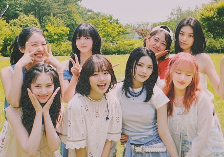 우연히 만나 운명을 꿈꾸며 찬란히 빛났던 우리를 영원히 기억하며

𝓦𝓮𝓴𝓲𝓜𝓮𝓴𝓲 8𝓽𝓱 𝓐𝓷𝓷𝓲𝓿𝓮𝓻𝓼𝓪𝓻𝔂

영원히 사랑해 위키미키 

#위키미키