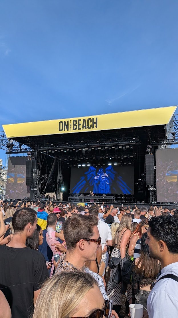 shivamxjha's tweet image. Attended a techno festival at the Brighton beach and hit a new stepcount PR lol