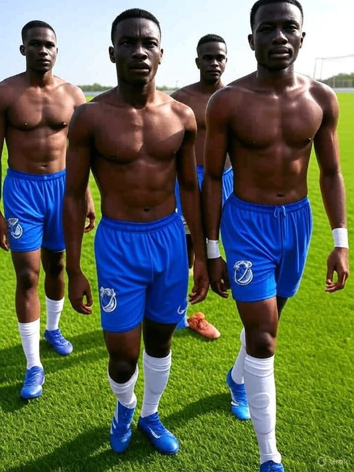 actufitna_'s tweet image. 🚨OFFICIEL
Les joueurs congolais joueront torse nu à la prochaine CAN.
Le pays souhaite éviter les frais des maillots.