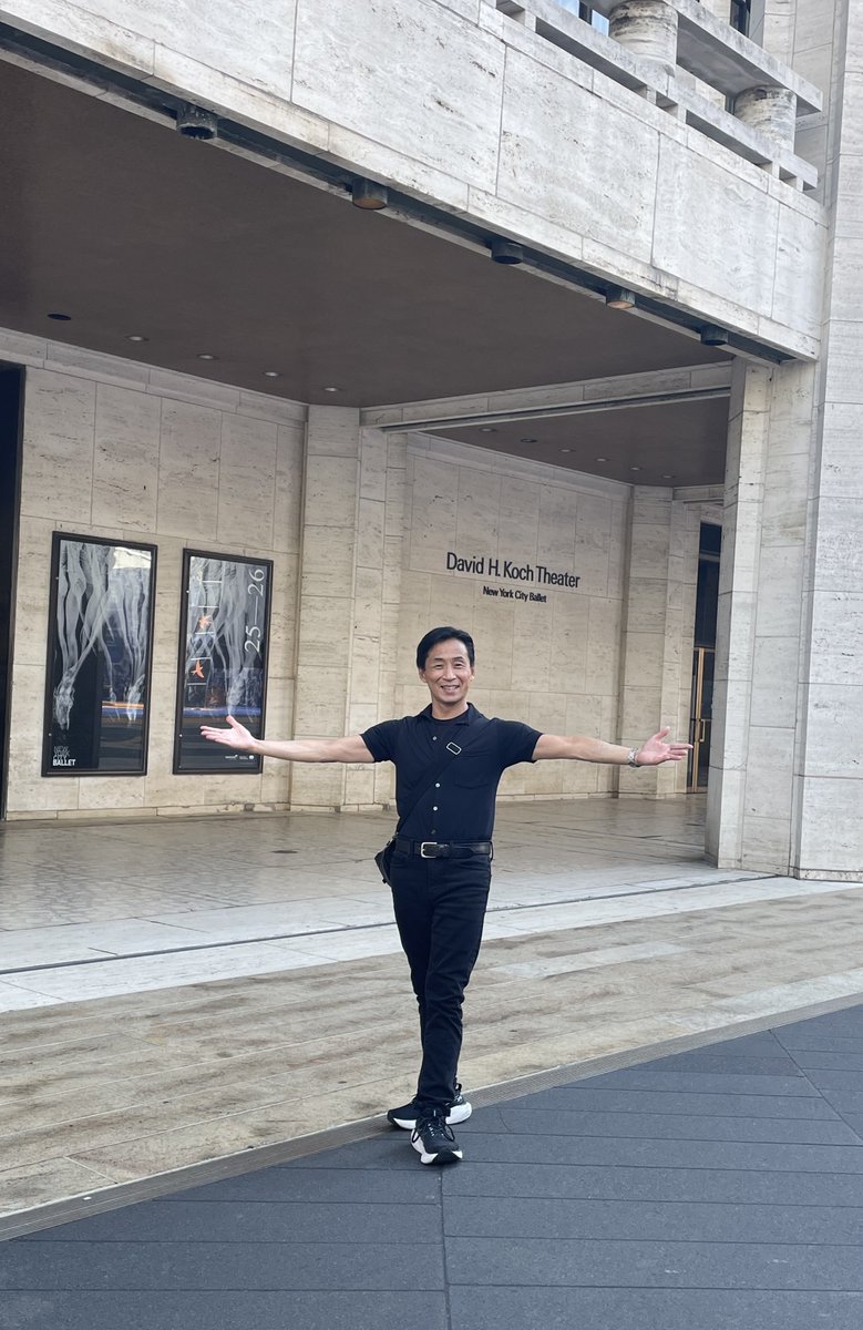 半年ぶりに、自分の原点でもあるNew York City Balletの本拠地、リンカーンセンターの前に立ちました。ここに来ると、いつも気が引き締まります。今回もNYCBのオフィスにご挨拶に伺い、セントルイス・バレエ団を支援してくださっている財団やトラストにもご挨拶に回る予定です。