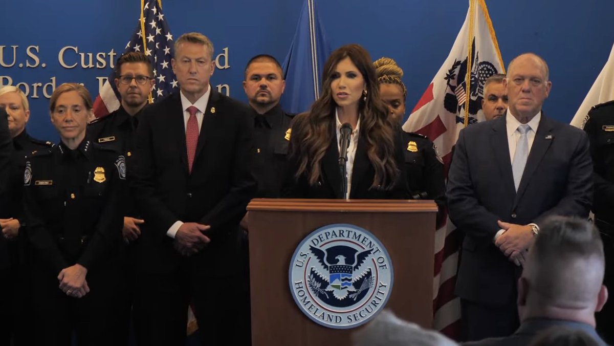 Anna_Giaritelli's tweet image. Noem is surrounded by top CBP and White House officials at presser in NYC right now following the CBP OFO officer shooting over the weekend — the message is you face the entire government, not just one official.
@OFOEAC @CBPCommissioner @Sec_Noem @RealTomHoman