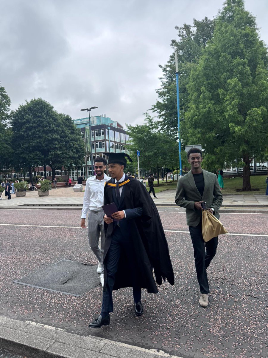 DrTedros's tweet image. So proud of my son, Brook, for graduating from the University of Manchester! You've worked so hard, and I can't wait to see where your journey takes you next. Congrats, graduate!