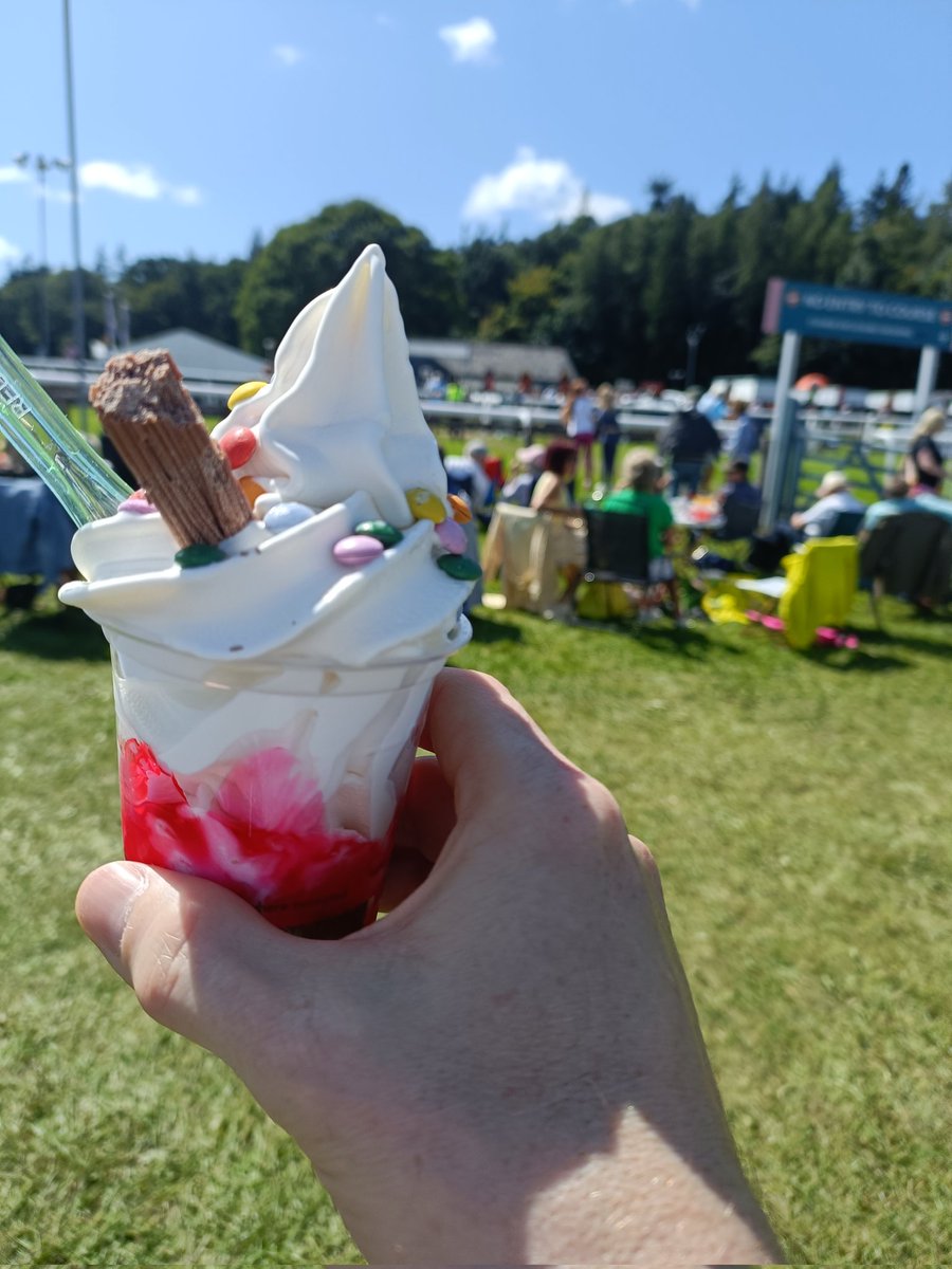 Just had a winner, so I thought I'd treat myself to a Sundae in the glorious ☀️