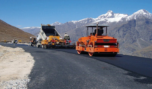 tech_feed2023's tweet image. 🛣️ Strategic momentum in the Himalayas: India’s nearing the finish line on a 130 km alternative road to the Daulat Beg Oldie military base in Ladakh.

More access, better readiness—terrain’s tough, but intent’s tougher. 💪  
#Ladakh #BorderInfrastructure #DBO