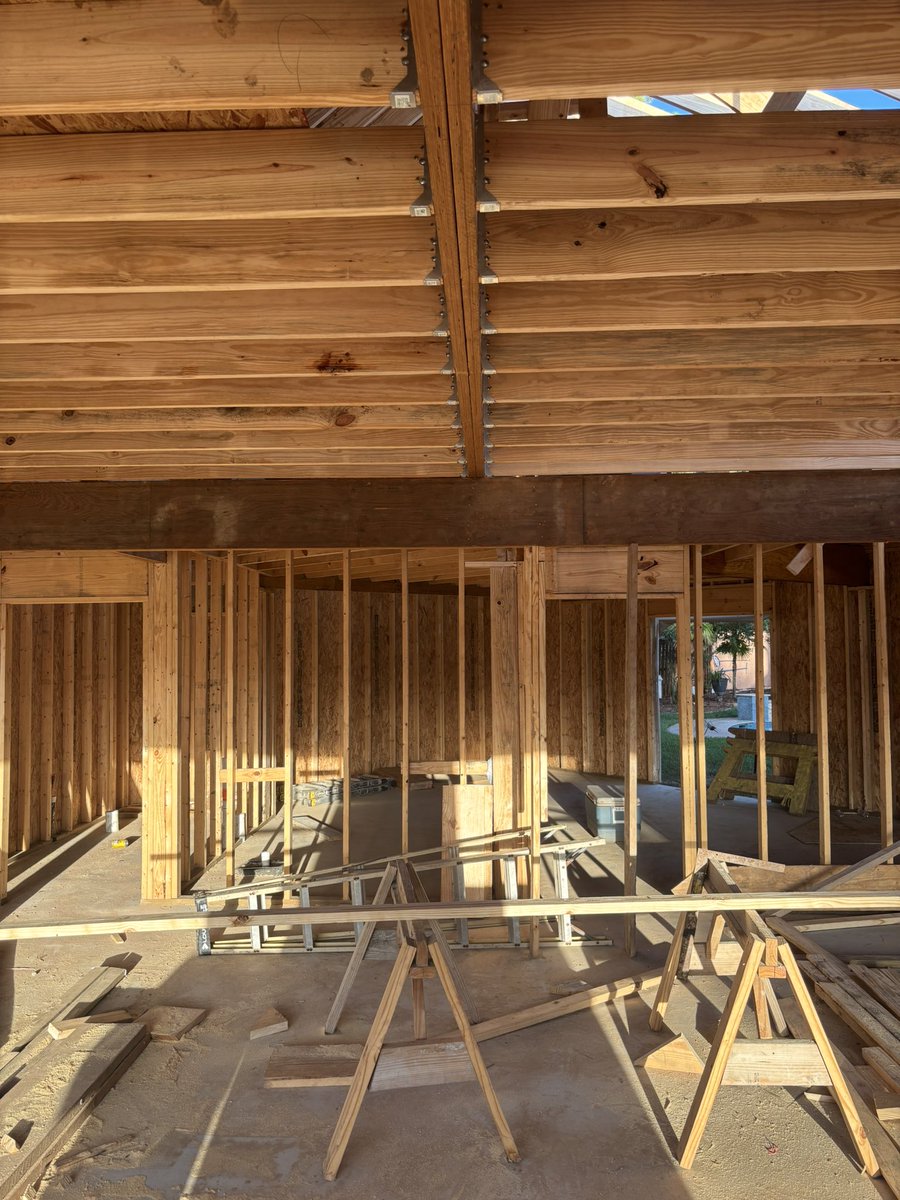 MLRJRConstr's tweet photo. More progress on the Crowley project!

#mlrjrconstructionllc #luxuryhomes #contractor #residentialconstruction #luxuryhomebuilder #luxuryhomebuilders #luxuryhomedesign #louisiana #louisianahomes #louisianaluxuryhomes #louisianaconstruction https://t.co/1PPDXA5H0O