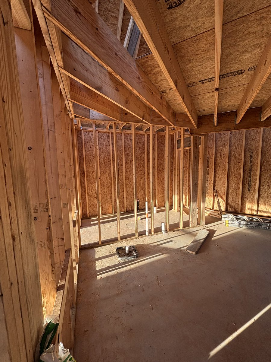 MLRJRConstr's tweet photo. More progress on the Crowley project!

#mlrjrconstructionllc #luxuryhomes #contractor #residentialconstruction #luxuryhomebuilder #luxuryhomebuilders #luxuryhomedesign #louisiana #louisianahomes #louisianaluxuryhomes #louisianaconstruction https://t.co/1PPDXA5H0O