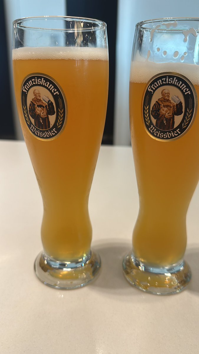 This is decent stuff <a href="/GermanTerrier73/">Alex Deibert</a> in the Lufthansa lounge #UTT