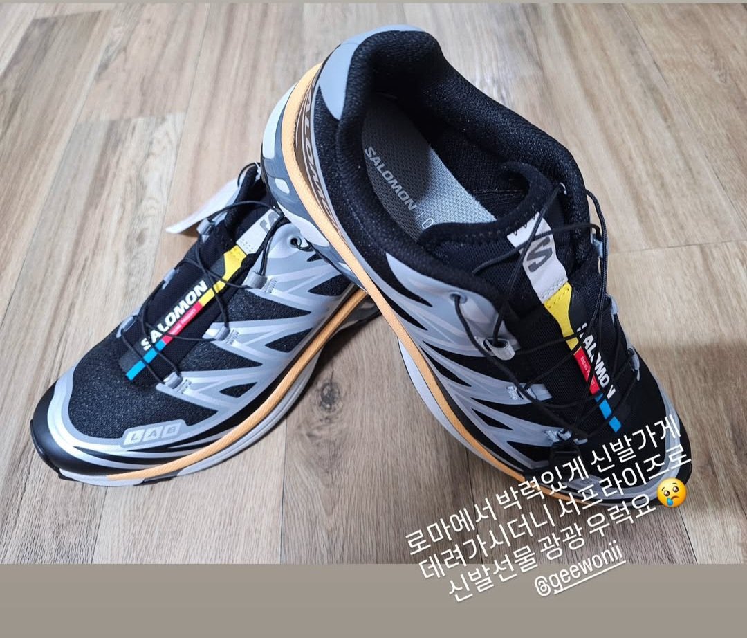 Jiwon took the manager to a shoe store in Rome and bought shoes for him. Awww 😍