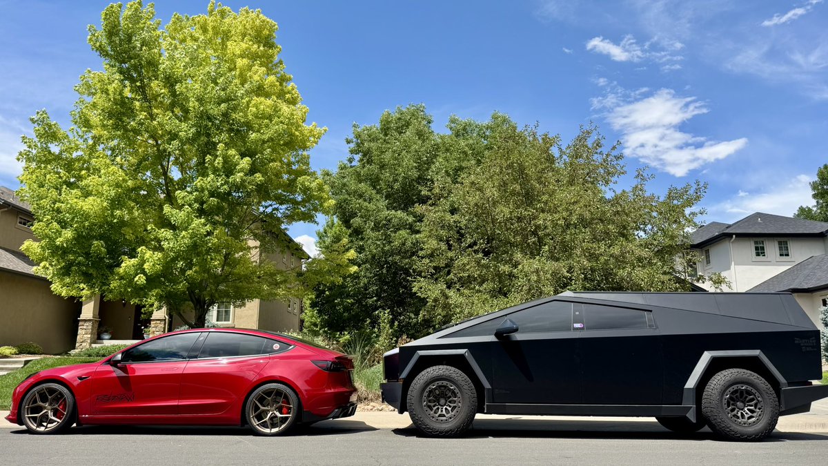 spotted_model's tweet image. More @MartianWheels goodness. I always got comments on my EV04s - from people who knew what they were. These wheels get comments from lots more people - including people who really don’t care about cars. Also, I haven’t been to a supercharger yet where somebody hasn’t asked about…