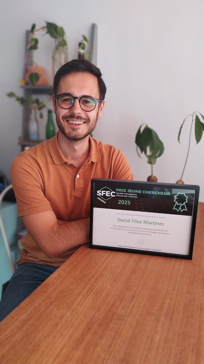 🏆 Dr. David Tilve Martínez wins the 2025 Young Researcher Award at #Carbon2025 in Saint-Malo 🇫🇷, recognizing his impactful work on carbon materials.
He also gave a keynote on Additive Manufacturing of Nanocarbon Conductive Composites.
Congrats, David! 👏