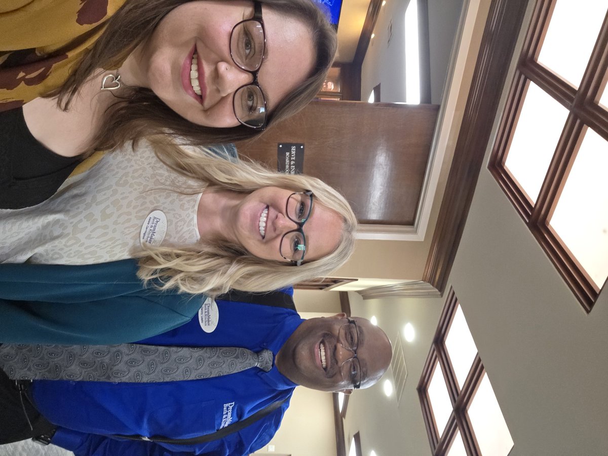 DMBKFranchise's tweet image. Moments like this remind us that teamwork is at the heart of DreamMaker. 💙

Danny, Kelsie, and Delia each play a vital role in supporting our brand — whether through leadership, operations, or marketing. When we come together with clear,... bit.ly/46IO0vO
#codeofvalues