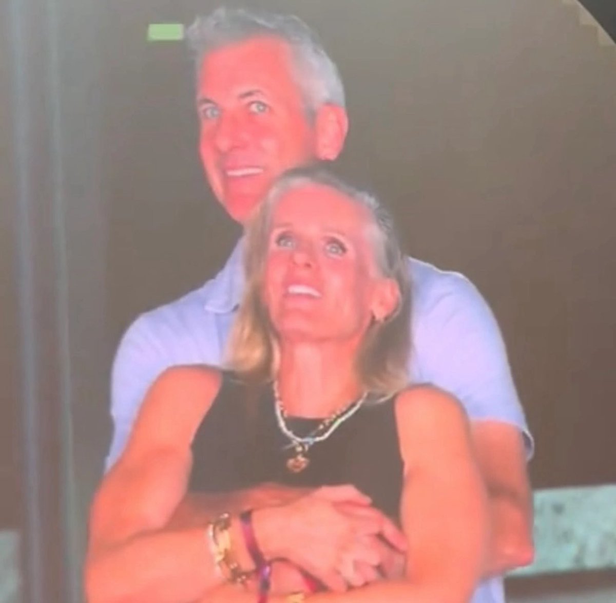 ShadowEagleX's tweet photo. $4k

4YWy8JNjB4CLjG71hxGwzFXWd4DtpdvsAY2GqQ1Fbonk

4k captures the viral moment when a company's CEO and HR director got caught having an affair at a Coldplay concert.  

Since the news was initially released, it has become a viral meme that has been tweeted out by large social media accounts and sports news networks