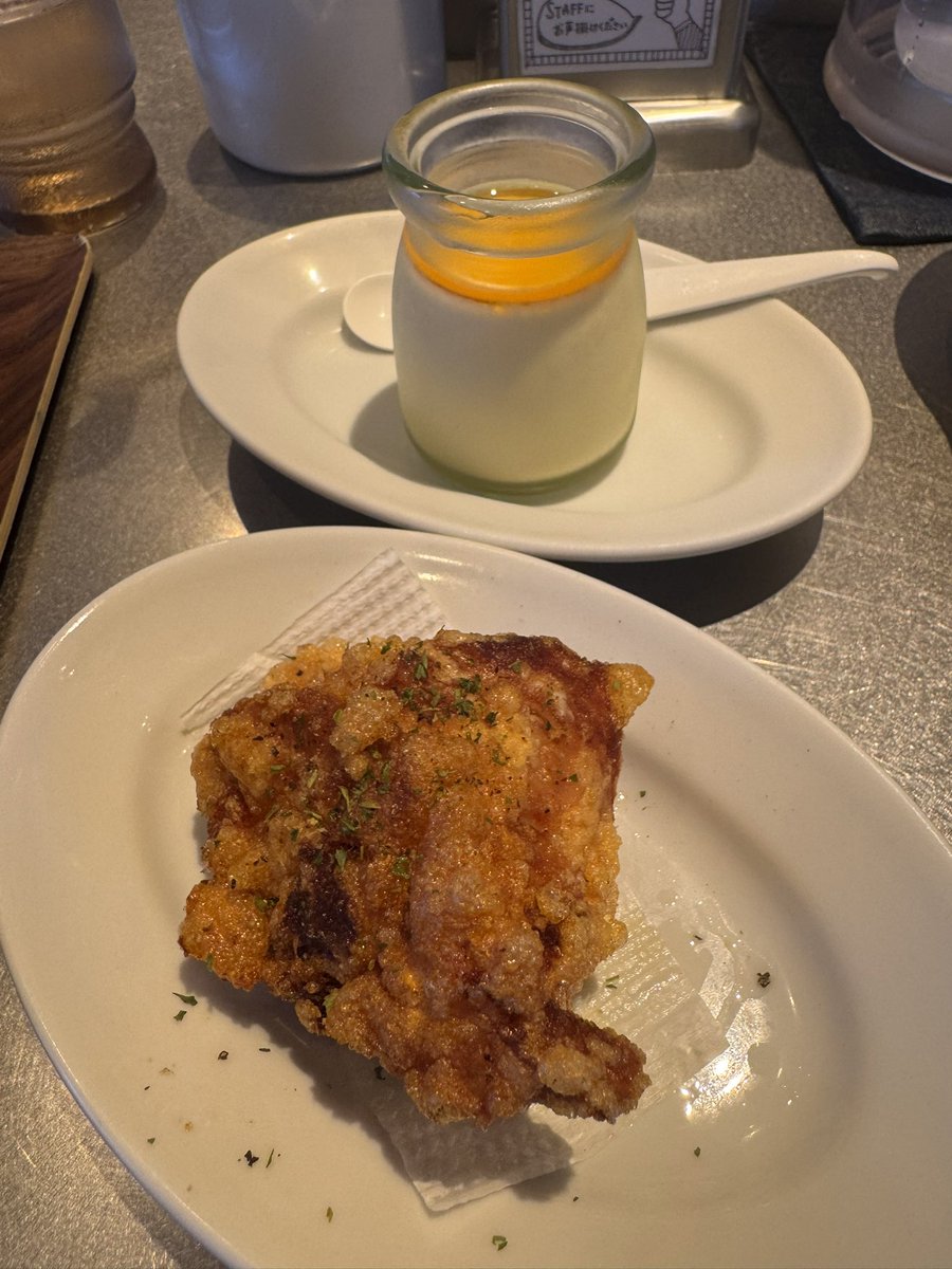 tkocombo's tweet image. 今日の昼飯は家族全員で麺やくろえもんさんへ!自分は久しぶりに『帆立の昆布水つけ麺(黒)』を注文!やっぱり抜群に美味い!追い飯茶漬けと唐揚げとマスタープリンでお腹いっぱい!
シンヤさんいつも美味しいラーメンをありがとう。頑張りすぎてない?ポケモンやろうぜ。