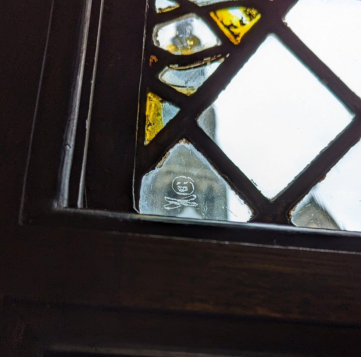 Fiona Chartres (@chartres_fiona) on Twitter photo After an excellent talk about graffiti on glass by <a href="/GraffitiGinger/">Dr Crystal Hollis</a> at Leicester Guildhall last night here's my favourite teeny skull in the very same building for #MementoMoriMonday After an excellent talk about graffiti on glass by <a href="/GraffitiGinger/">Dr Crystal Hollis</a> at Leicester Guildhall last night here's my favourite teeny skull in the very same building for #MementoMoriMonday