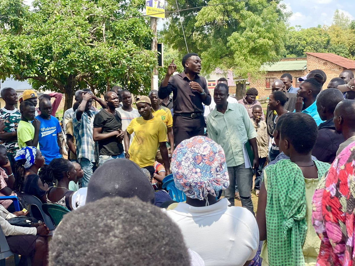 LAlionzi's tweet image. We then proceeded to Osu where grievances met the message of hope and opportunities will prevail only if we boldly elect Alionzi Lawrence as the Mayor Arua city.