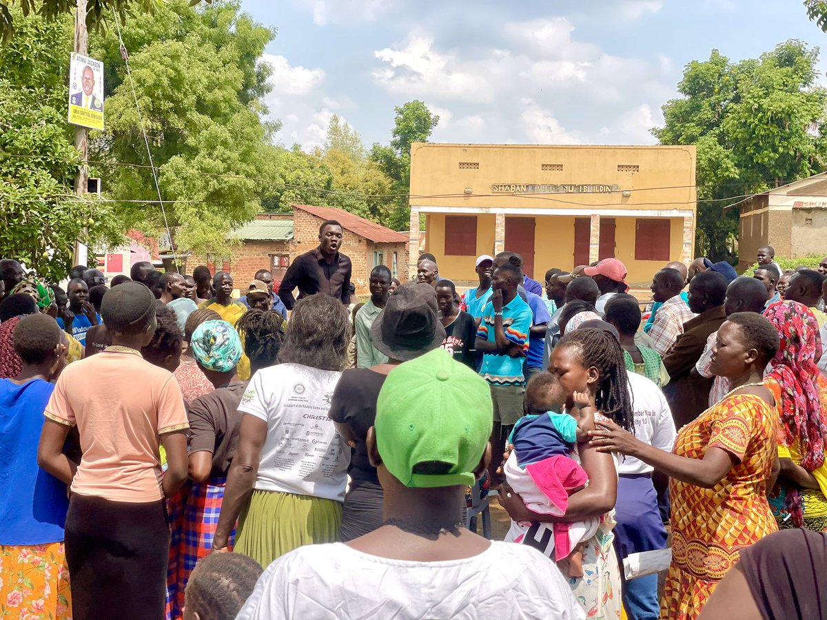 LAlionzi's tweet image. We then proceeded to Osu where grievances met the message of hope and opportunities will prevail only if we boldly elect Alionzi Lawrence as the Mayor Arua city.